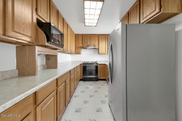 44321 E 4th Street, Lancaster, CA 93535