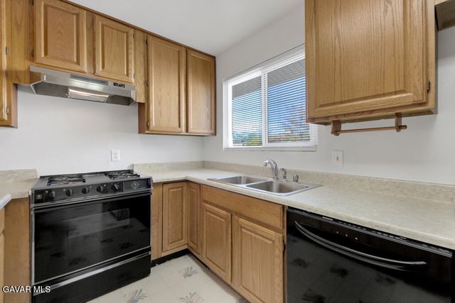 44321 E 4th Street, Lancaster, CA 93535