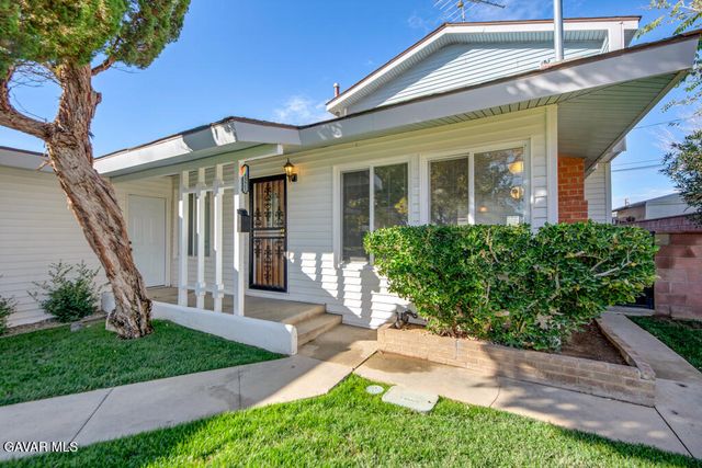 44321 E 4th Street, Lancaster, CA 93535