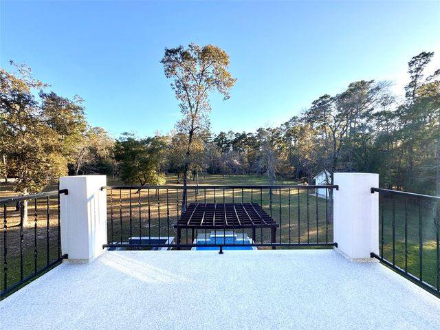 10203 Camden Circle, Magnolia, TX 77354