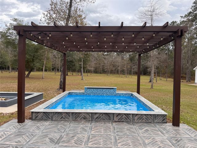 10203 Camden Circle, Magnolia, TX 77354