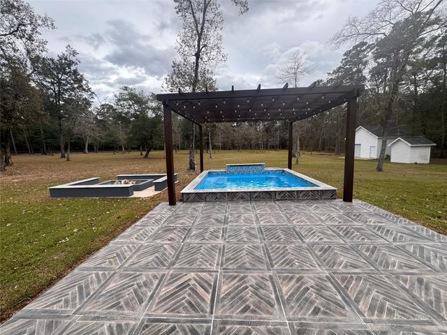 10203 Camden Circle, Magnolia, TX 77354