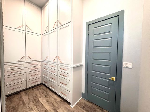 10203 Camden Circle, Magnolia, TX 77354