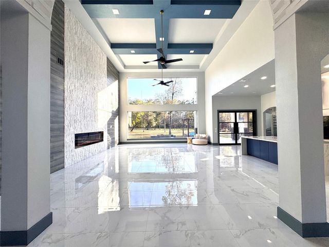 10203 Camden Circle, Magnolia, TX 77354