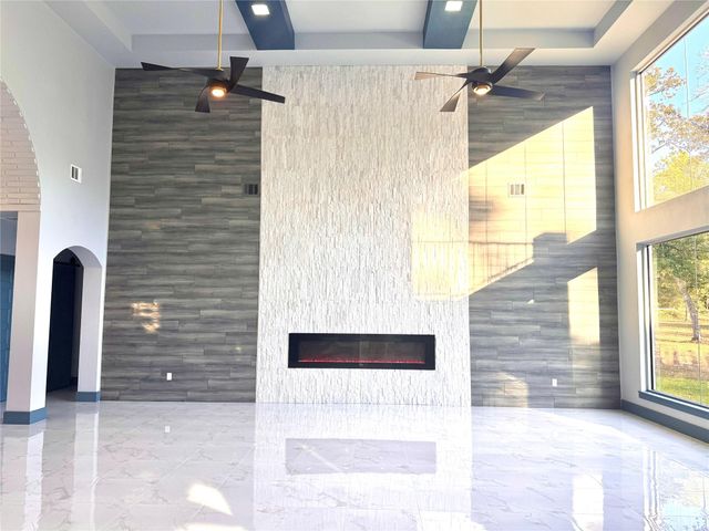 10203 Camden Circle, Magnolia, TX 77354