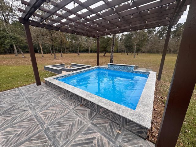 10203 Camden Circle, Magnolia, TX 77354