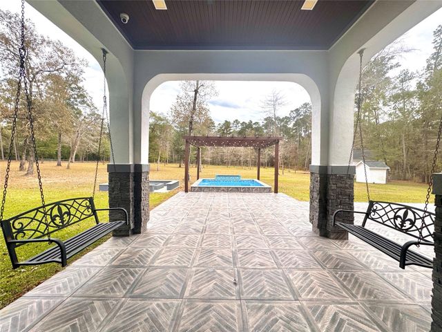 10203 Camden Circle, Magnolia, TX 77354