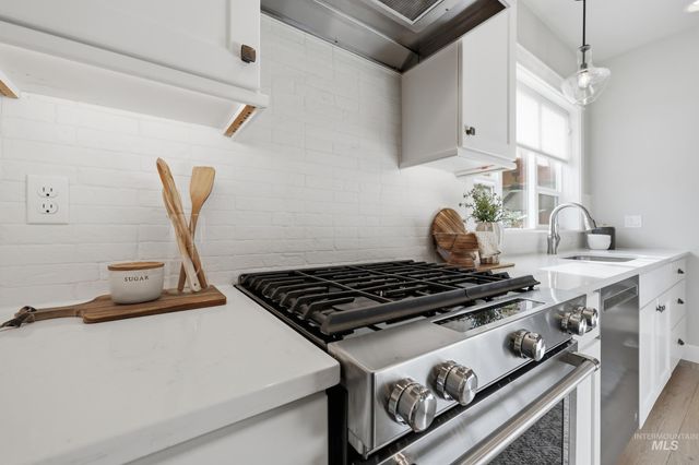 2002 S Hilton, Boise, ID 83705