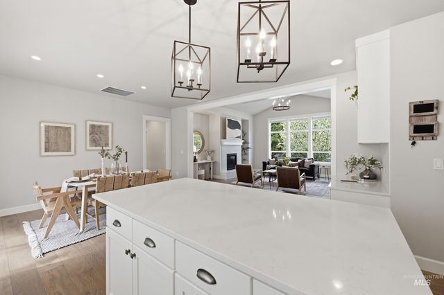 2002 S Hilton, Boise, ID 83705