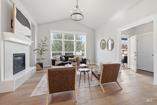 2002 S Hilton, Boise, ID 83705