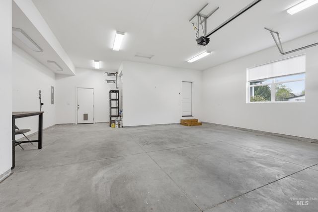 2002 S Hilton, Boise, ID 83705