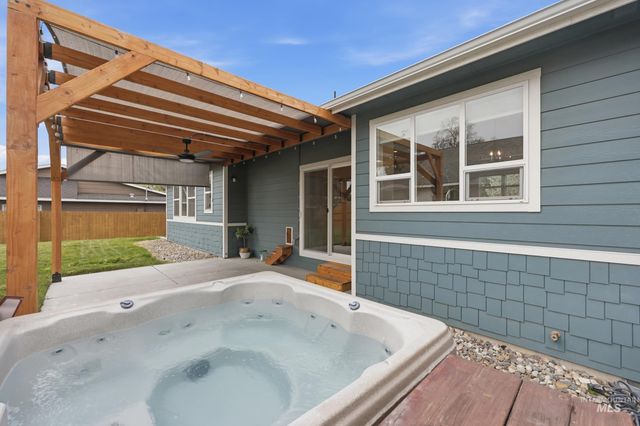 2002 S Hilton, Boise, ID 83705