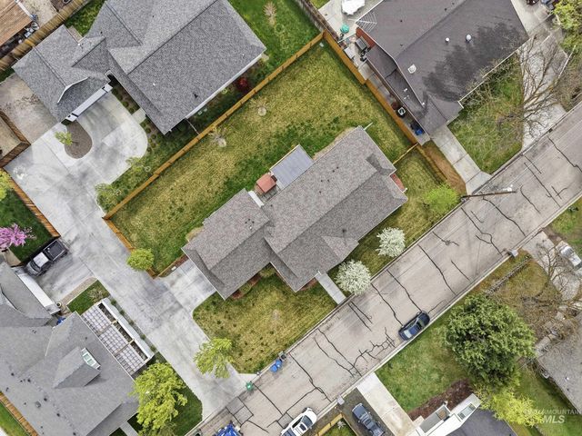 2002 S Hilton, Boise, ID 83705