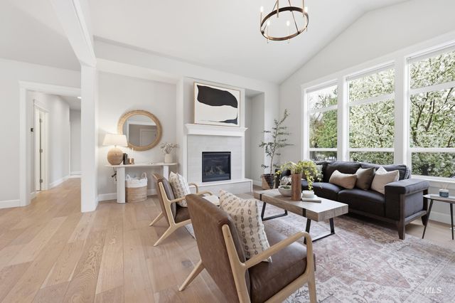 2002 S Hilton, Boise, ID 83705