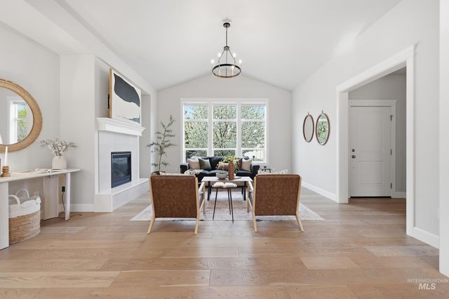 2002 S Hilton, Boise, ID 83705