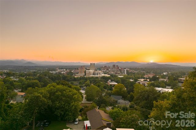474 College Street, Asheville, NC 28801