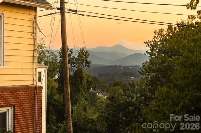 474 College Street, Asheville, NC 28801