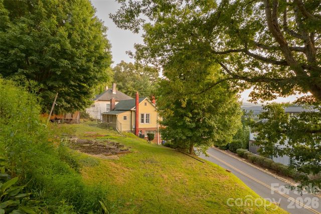 474 College Street, Asheville, NC 28801