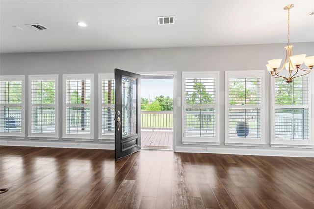 610 S Shady Lane, Shoreacres, TX 77571
