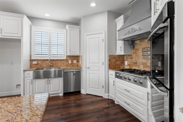 610 S Shady Lane, Shoreacres, TX 77571