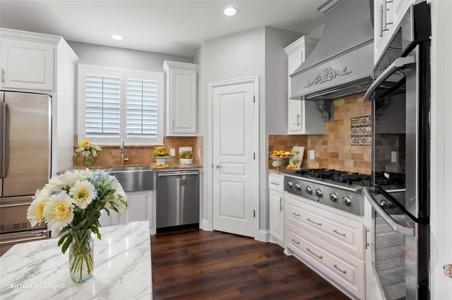 610 S Shady Lane, Shoreacres, TX 77571