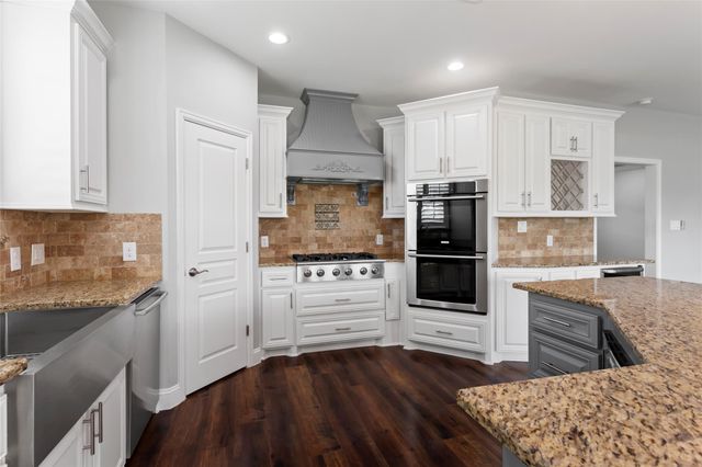 610 S Shady Lane, Shoreacres, TX 77571