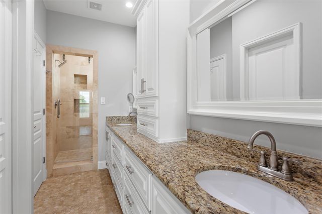 610 S Shady Lane, Shoreacres, TX 77571
