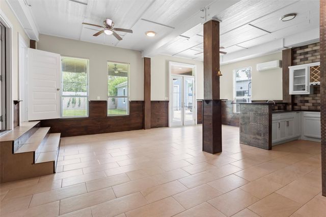 610 S Shady Lane, Shoreacres, TX 77571