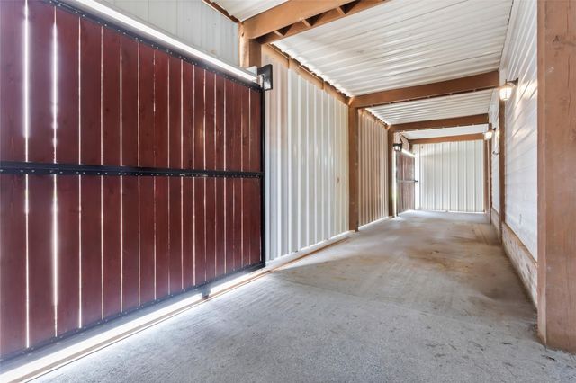 610 S Shady Lane, Shoreacres, TX 77571