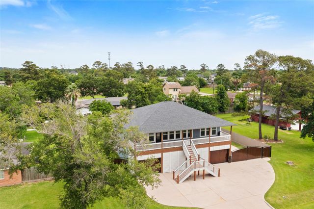 610 S Shady Lane, Shoreacres, TX 77571