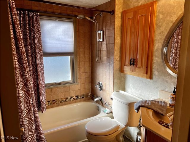 4710 Maplecrest Avenue, Parma, OH 44134