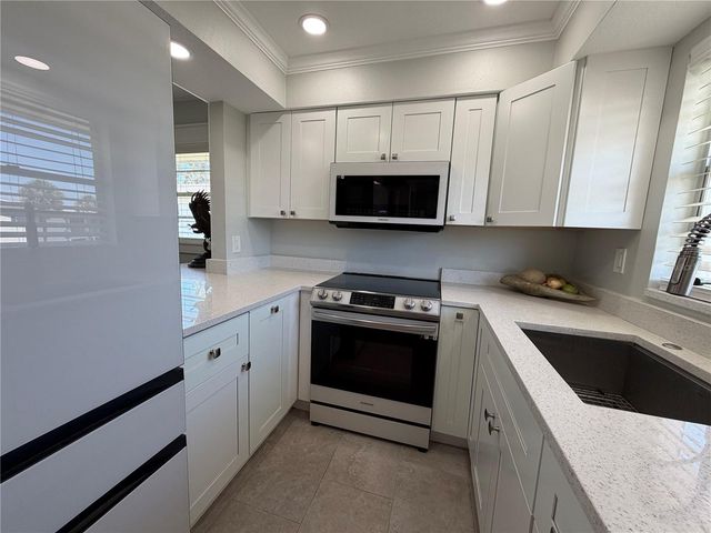 102 46TH AVENUE TERRACE W 403, Bradenton, FL 34207