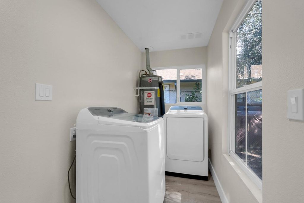 Image 10 of property listing at 736 S Modesto, Stockton, CA 95203