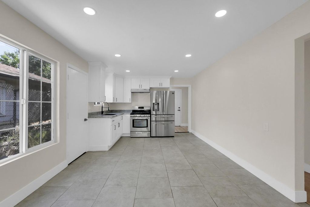 Image 14 of property listing at 736 S Modesto, Stockton, CA 95203