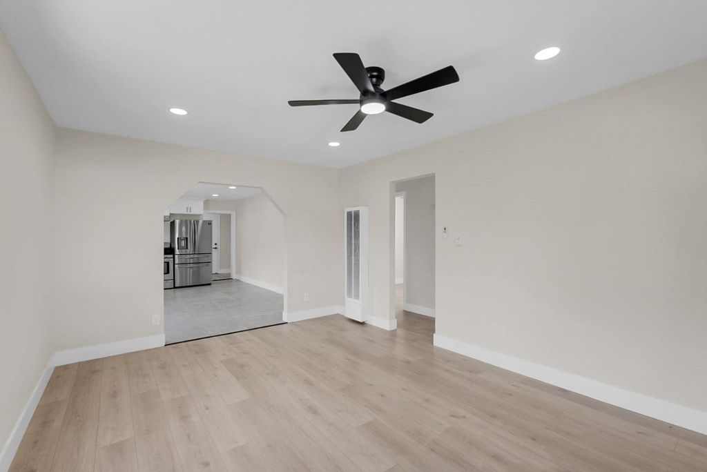 Image 17 of property listing at 736 S Modesto, Stockton, CA 95203