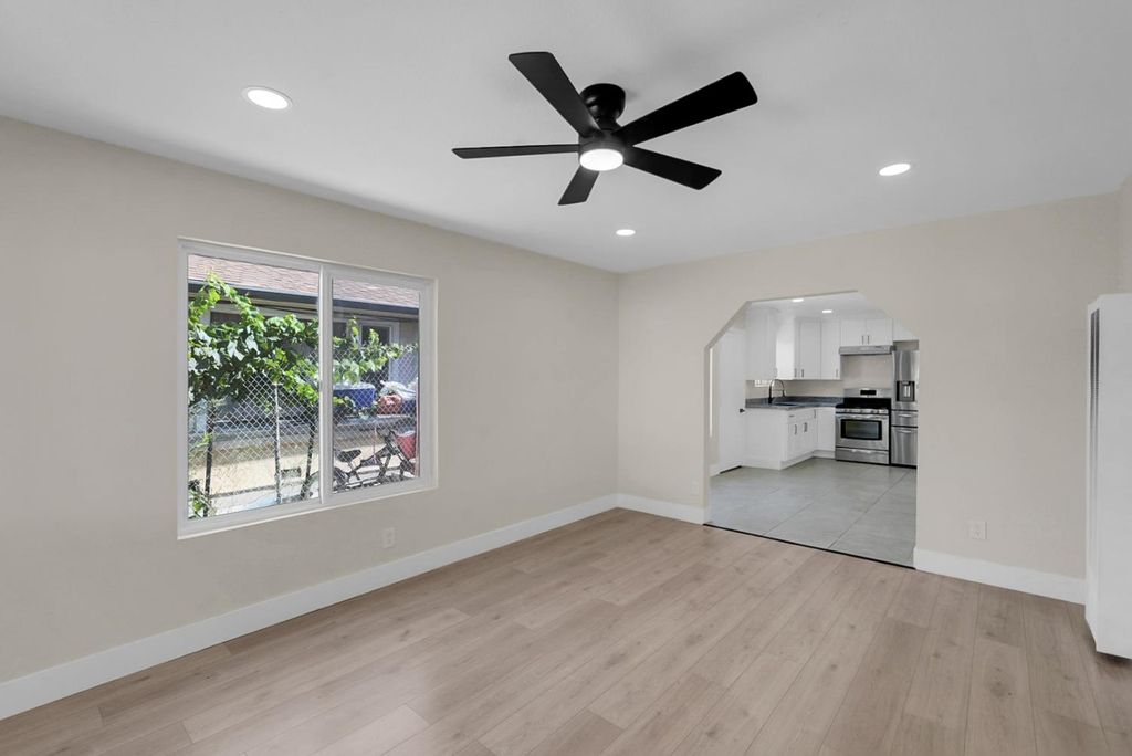 Image 18 of property listing at 736 S Modesto, Stockton, CA 95203