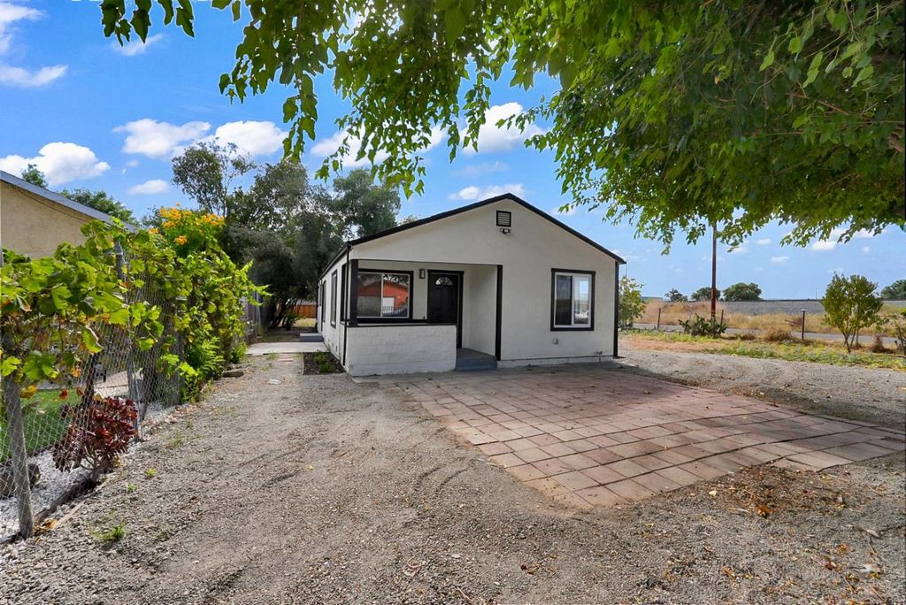 Image 19 of property listing at 736 S Modesto, Stockton, CA 95203
