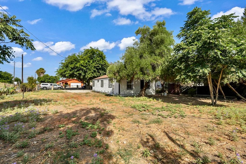 Image 23 of property listing at 736 S Modesto, Stockton, CA 95203