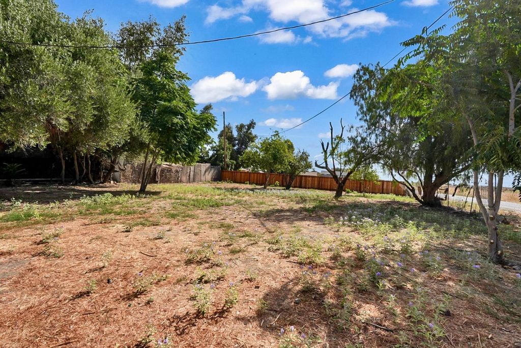 Image 24 of property listing at 736 S Modesto, Stockton, CA 95203