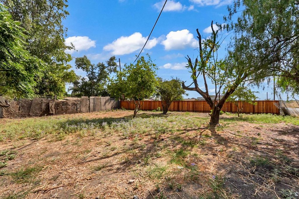 Image 25 of property listing at 736 S Modesto, Stockton, CA 95203