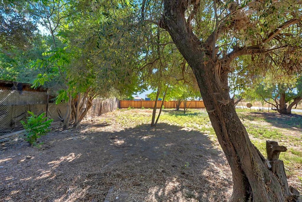 Image 28 of property listing at 736 S Modesto, Stockton, CA 95203