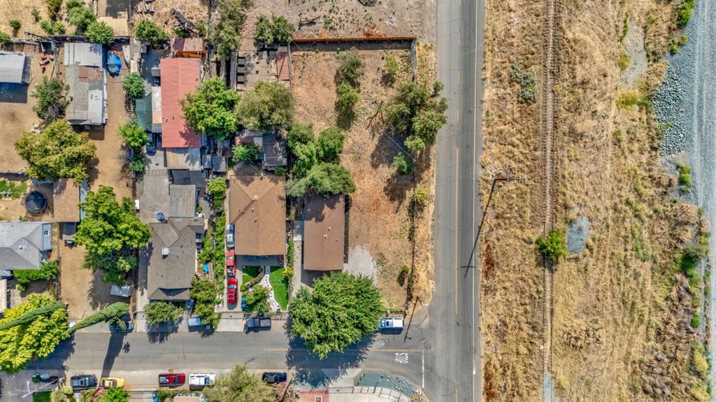 Image 29 of property listing at 736 S Modesto, Stockton, CA 95203