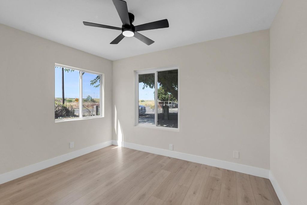 Image 3 of property listing at 736 S Modesto, Stockton, CA 95203