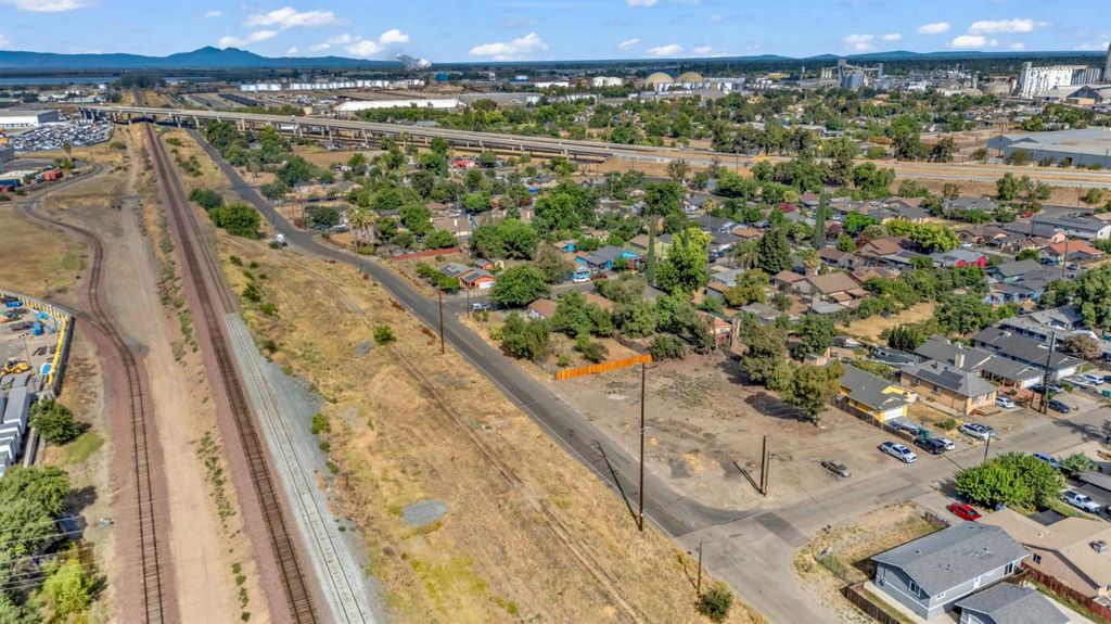 Image 31 of property listing at 736 S Modesto, Stockton, CA 95203