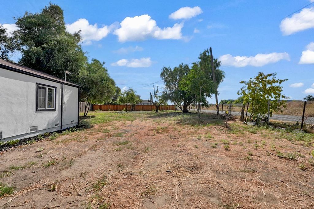 Image 36 of property listing at 736 S Modesto, Stockton, CA 95203