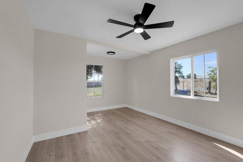 Image 7 of property listing at 736 S Modesto, Stockton, CA 95203