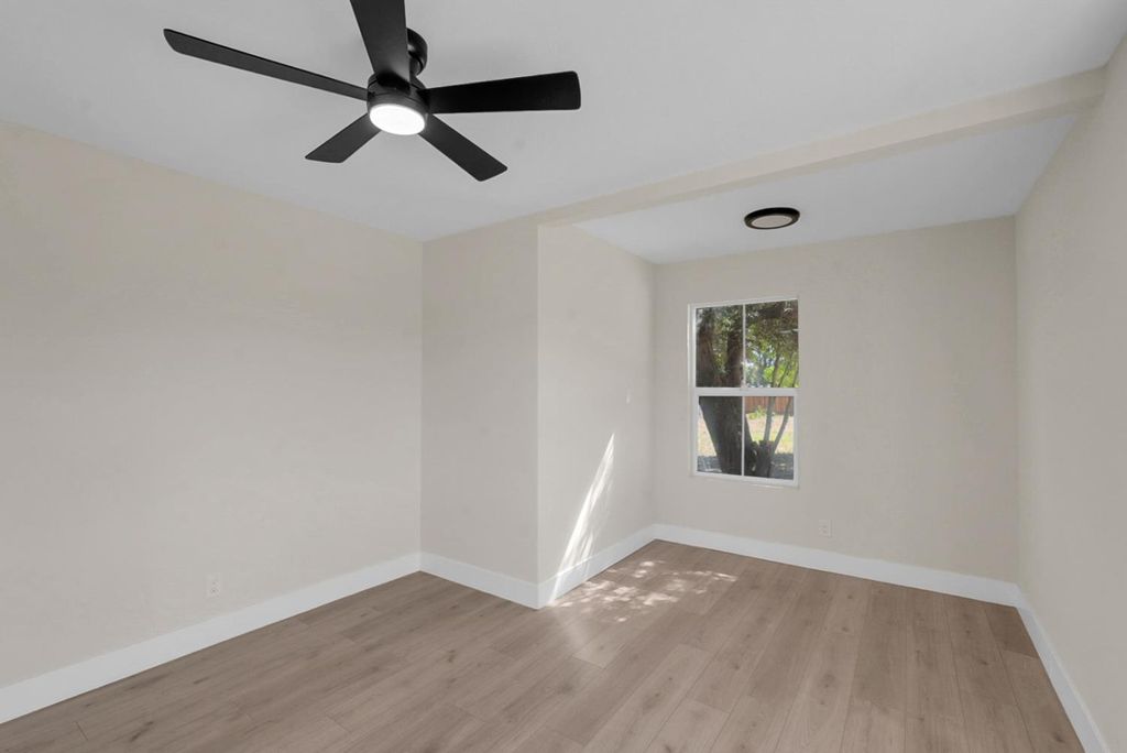 Image 8 of property listing at 736 S Modesto, Stockton, CA 95203
