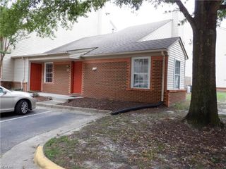 993 Gas Light LN, Virginia Beach, VA 23462