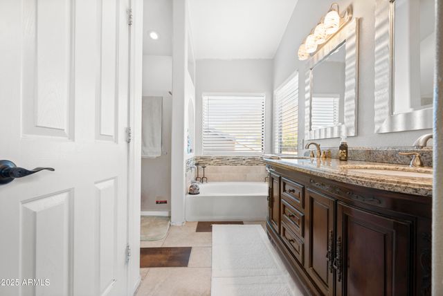 6419 W BRILES Road, Phoenix, AZ 85083