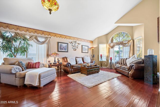 6419 W BRILES Road, Phoenix, AZ 85083